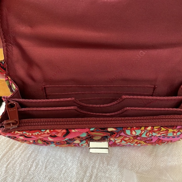 NWT 2-pc Vera Bradley: wristlet & luggage ID tag, both “resort medallion” print - Picture 5 of 12